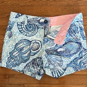 Lilly Pulitzer shell print short